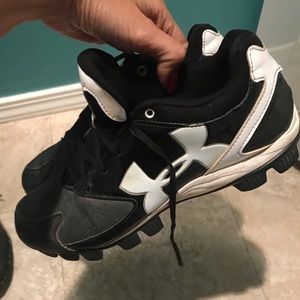 Women’s underarmour softball cleats size 9